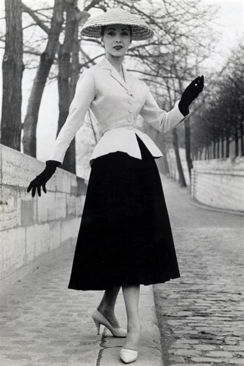 dior's new look 1947 dress coat|christian Dior original designs.